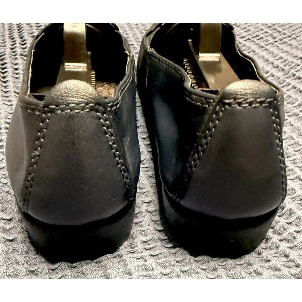 Hush‎ Puppies Womens 9M Navy Blue Leather Loafers Comfy Preppy Old Money
